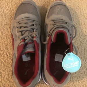 Puma size 9 sneakers